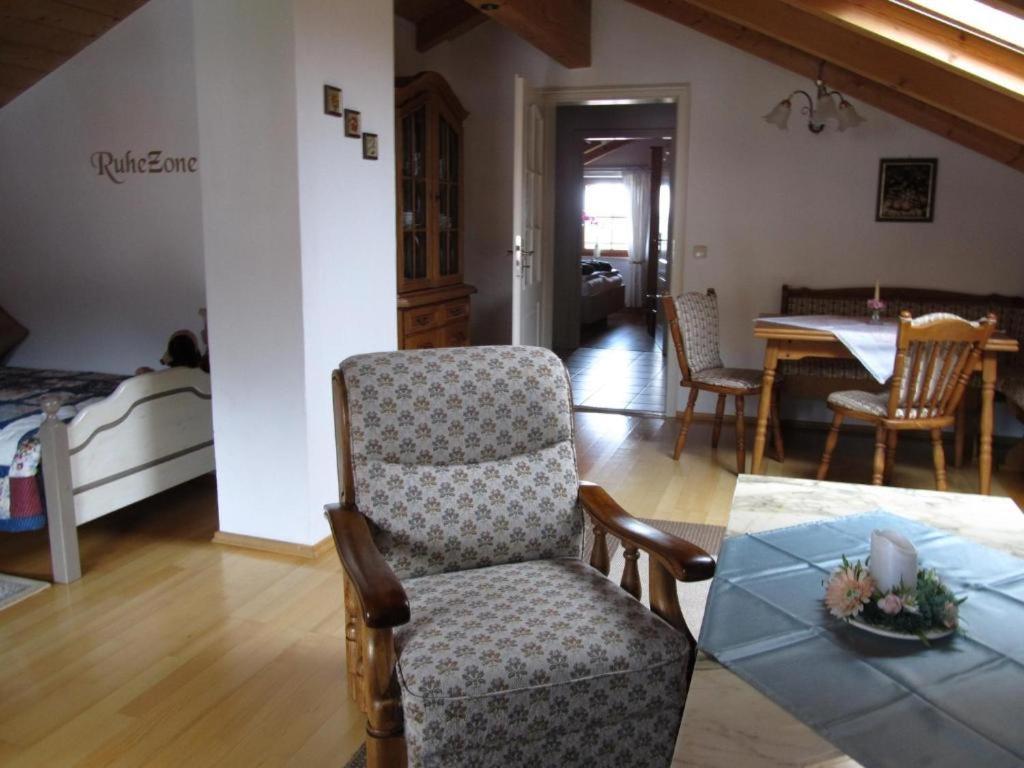 Ferienwohnung Bei Mutti Rottau Bagian luar foto