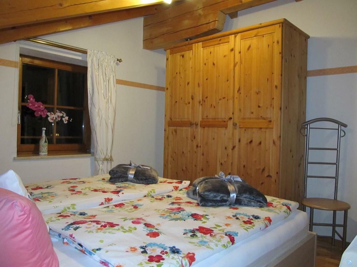 Ferienwohnung Bei Mutti Rottau Bagian luar foto